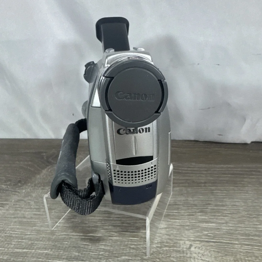 Canon ZR60 Camcorder - Silver - Parts Only- As Is- Turns On, Tape Doesn't Work